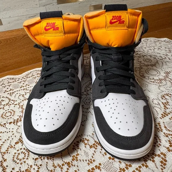Nike Air Jordan‎ 1 Zoom CMFT Men’s 9.5/Women’s 11.5